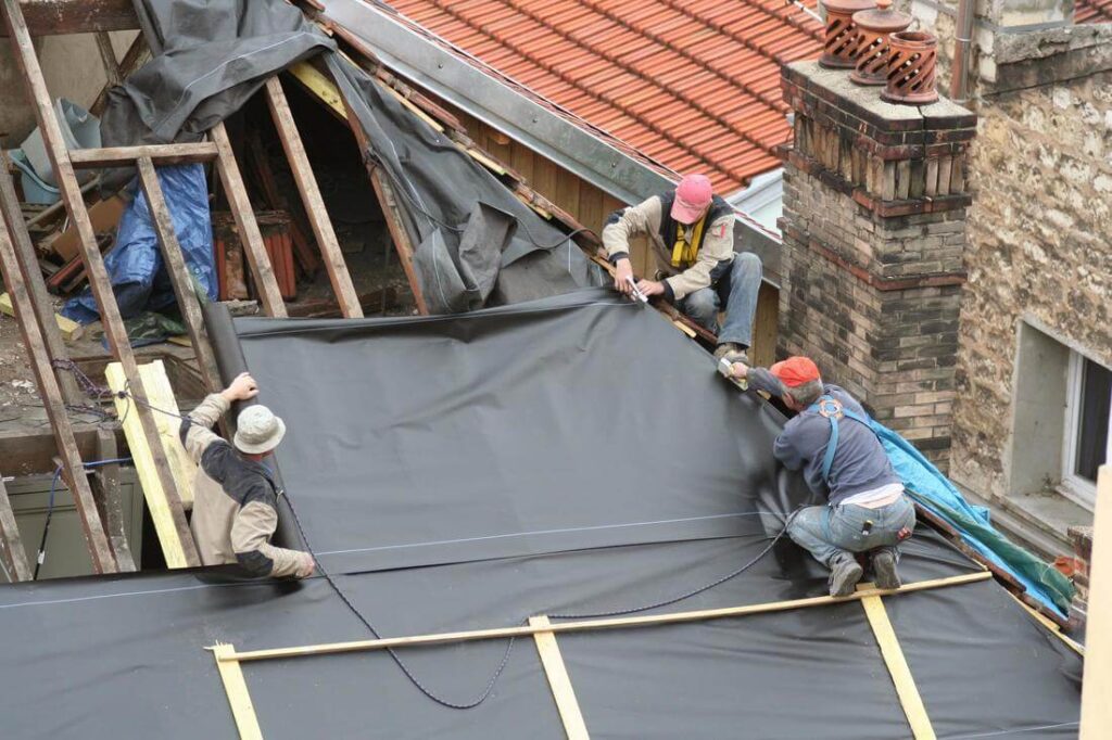 Services-Quality Metal Roofing Crew of St. Petersburg