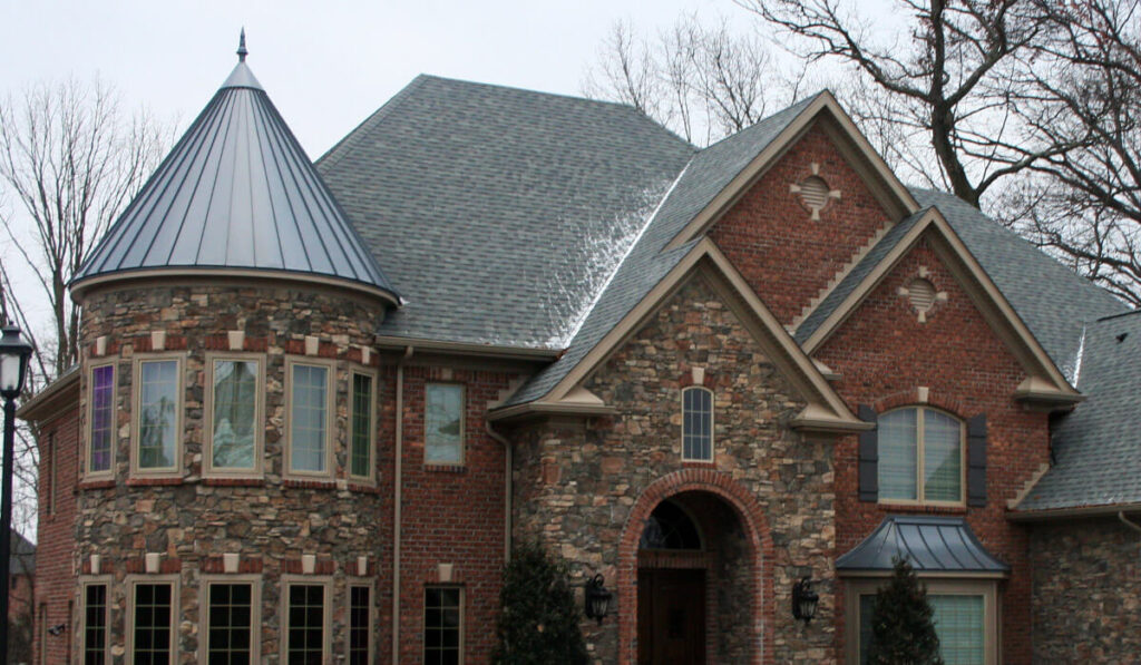 Tapered Panels Metal Roof-Quality Metal Roofing Crew of St. Petersburg